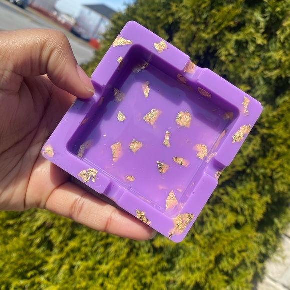 Resin Ashtray (Any Colour) - Picture 5 of 7